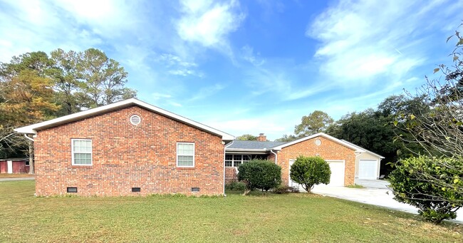 Building Photo - 106 Pine Clay Rd