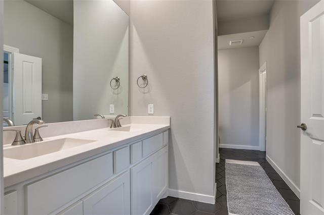 Building Photo - 409 Somerville Dr