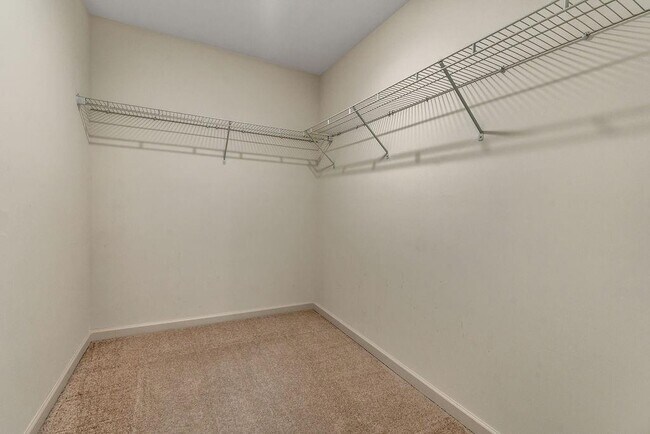 Building Photo - 1938 Millstream Hollow