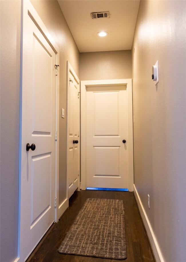 Building Photo - 2903 Blodgett St