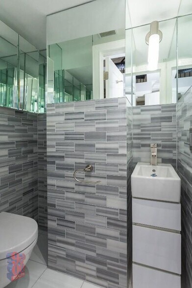 Building Photo - 221 Mott St