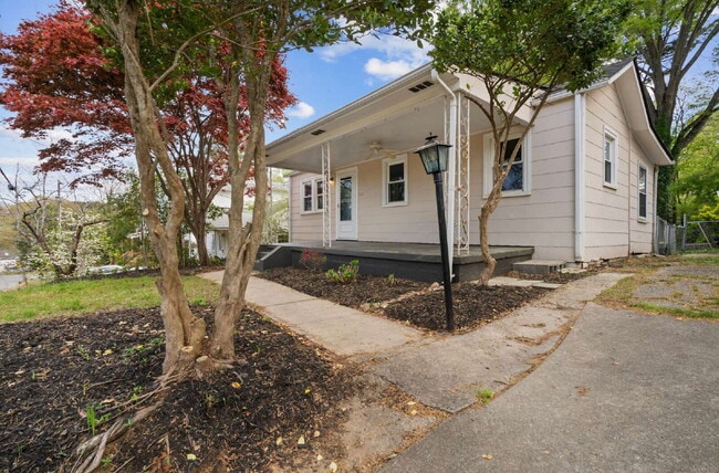 Building Photo - Charming 2-Bed/1 Bath Home Near NC State University
