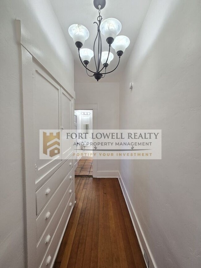 Building Photo - Charming 1 Bed / 1 Bath Near U of A & 4th Avenue