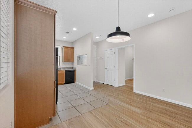 Building Photo - 4 Avenida Vista Esquisita