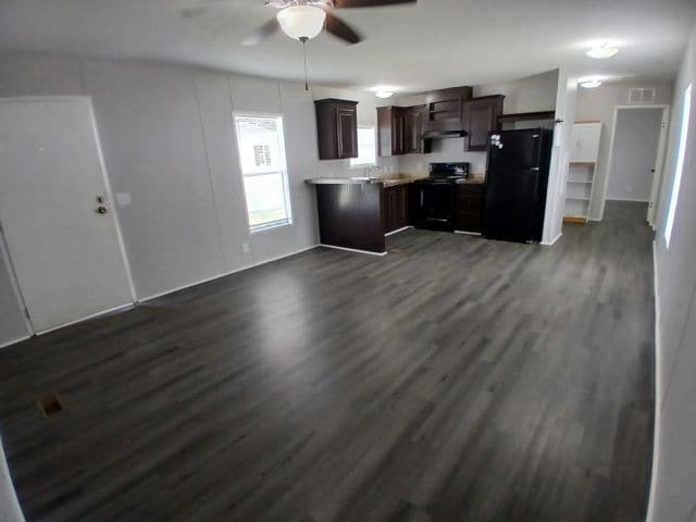 Building Photo - 1400 Banana Rd