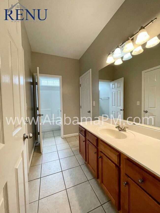 Building Photo - NEW PRICE!!