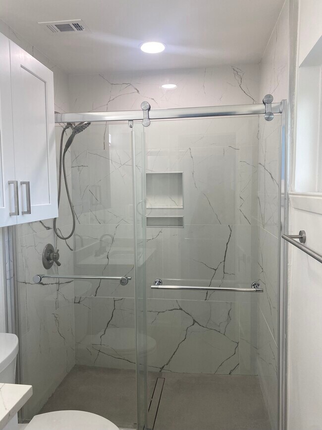 Building Photo - 4831 Wickview Ln