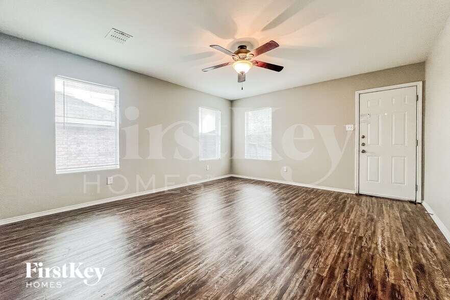 Building Photo - 2025 Kickapoo Trail