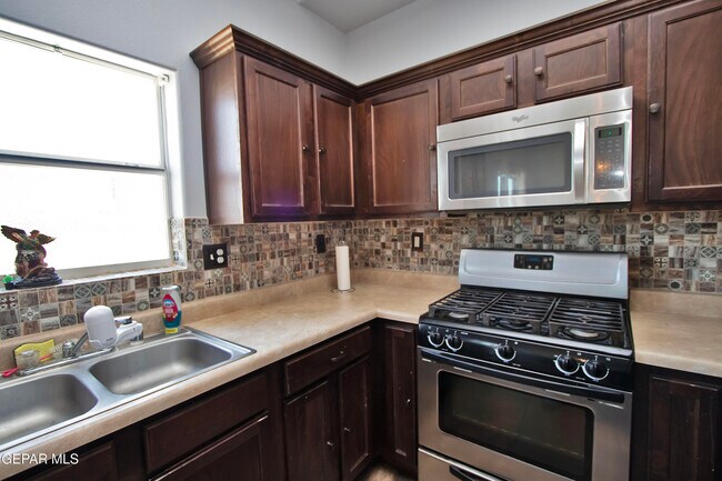 Building Photo - 7208 Brick Dust St
