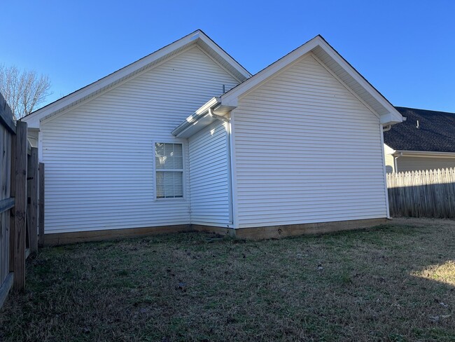 Building Photo - 5070 Boyd Dr