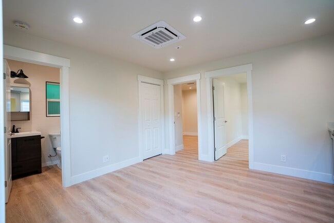 Building Photo - Detached ADU with Separate Driveway