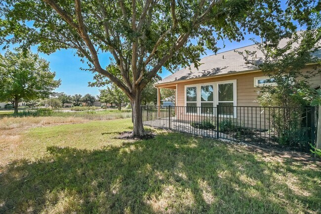 Building Photo - 111 Nassau Cir
