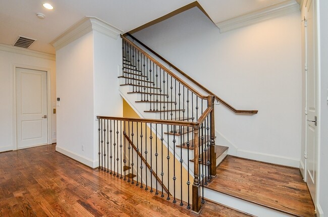 Building Photo - 2017 McClendon St