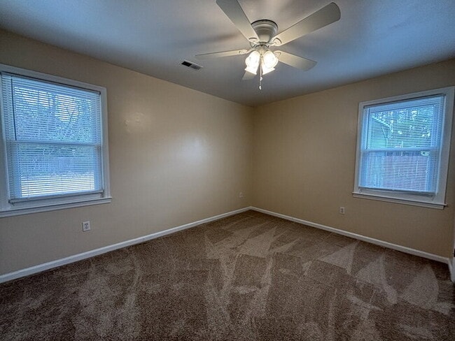 Building Photo - 115 Aylesbury Rd