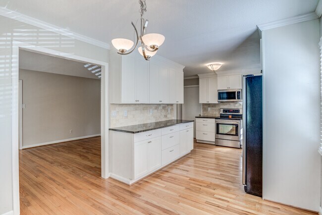 Building Photo - 1023 Pamlico Dr