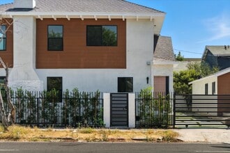 Building Photo - 1172 N Wilton Pl