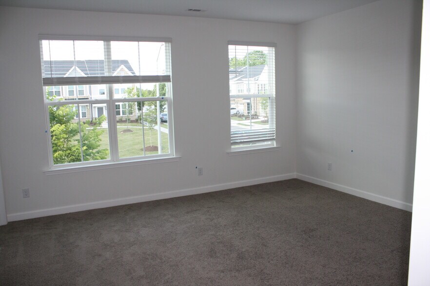 Building Photo - 7803 Flatrock Park Dr