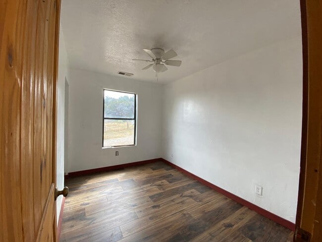 Building Photo - 39 Spruce Dr