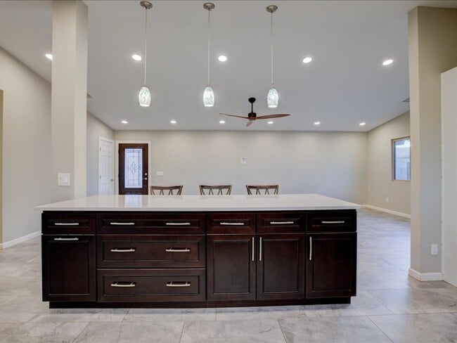 Building Photo - PROMO $500.00 OFF FIRST FULL MONTH'S RENT!