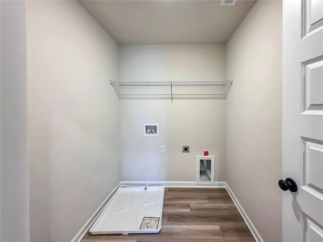 Building Photo - 3517 Iron Hearth Bnd