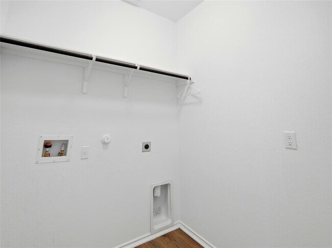 Building Photo - 8014 Purple Aster Pass