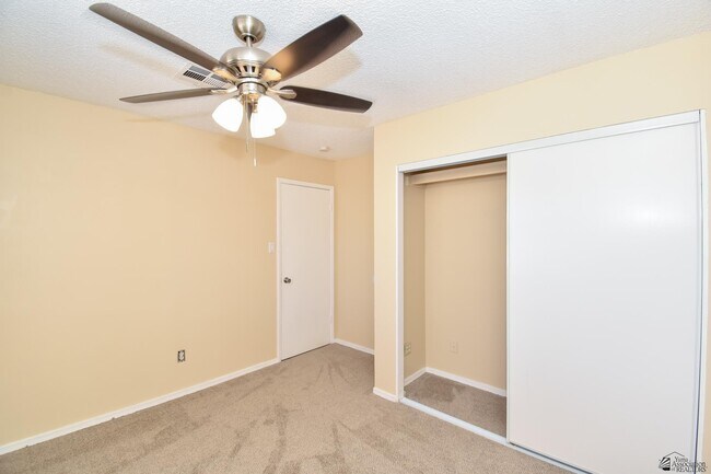 Building Photo - 2878 S 18th Ave