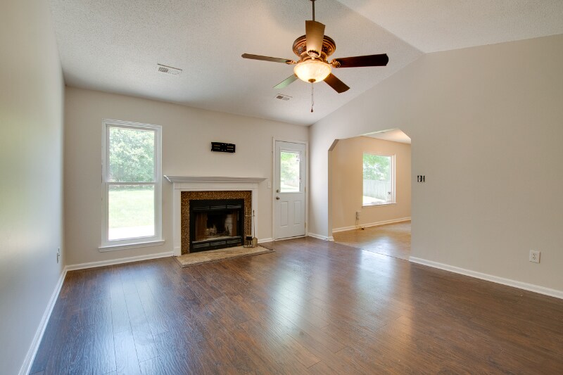 Building Photo - 238 Barberry Ln
