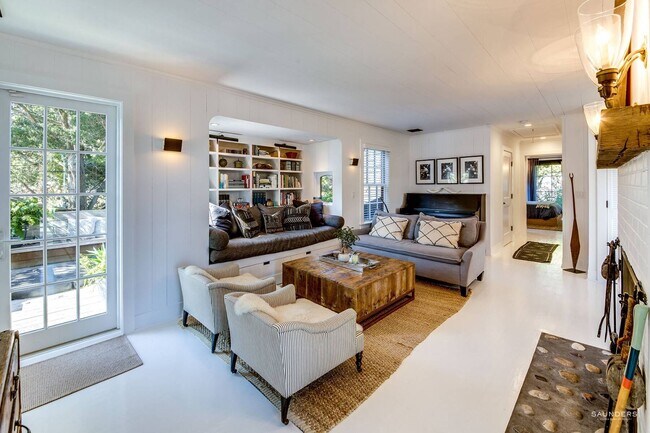 Building Photo - 8 Chequit Ave