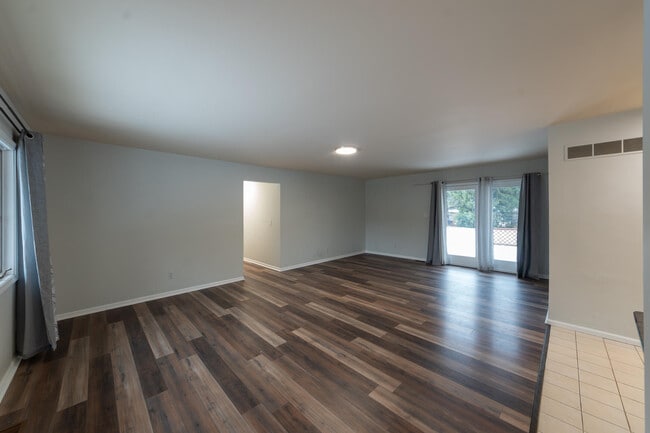 Building Photo - 46105 W Seven Mile Rd