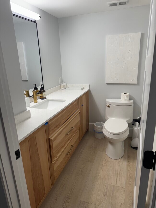 Building Photo - VACATION RENTAL - SNOW BIRDS - Monthy rental in Daytona Beach Shores