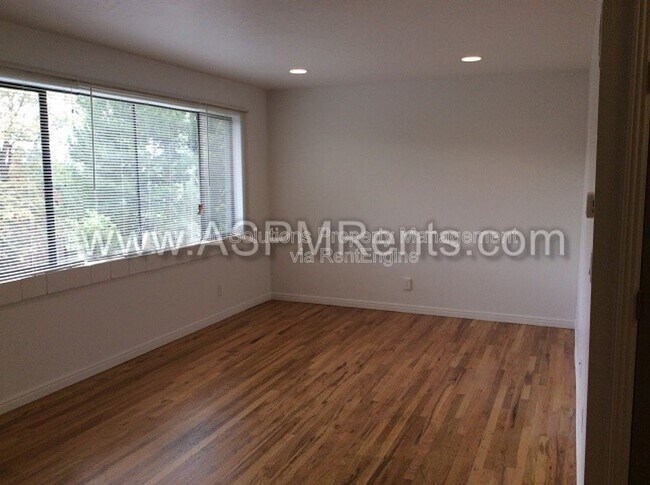 Building Photo - 619 E 5th Ave