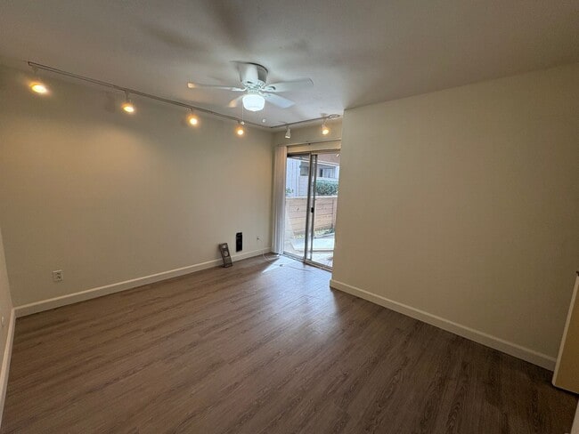 Building Photo - ***$500 move-in special***Must See Clairemont Condo!