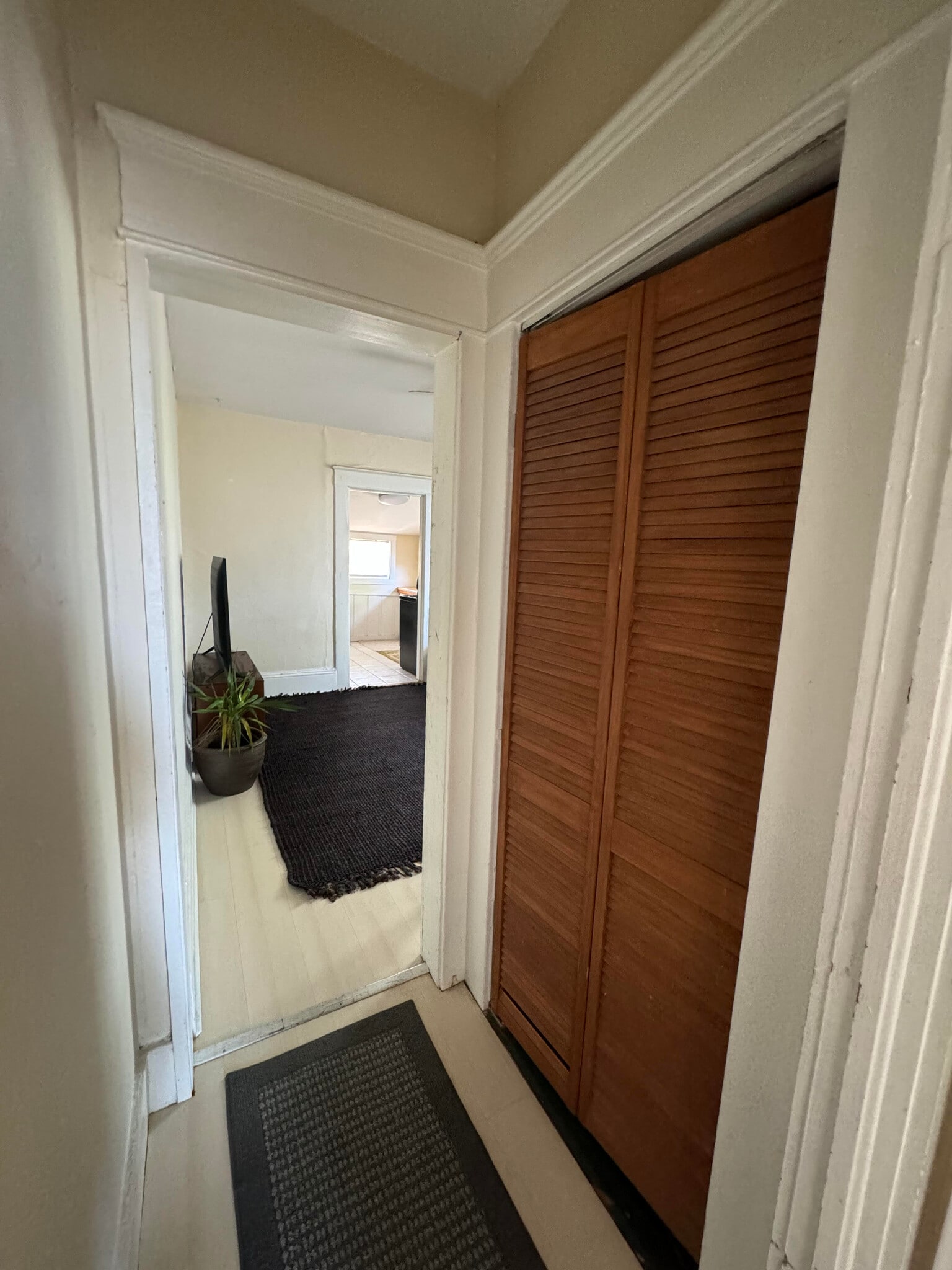 Building Photo - 215 S Howard Ave