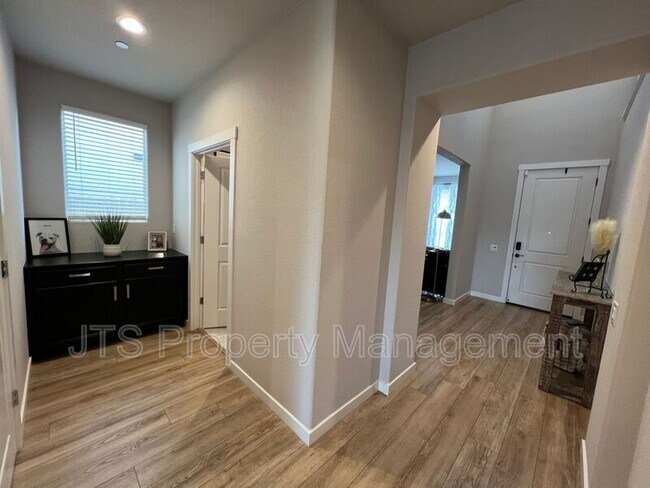Building Photo - 12158 Byrony Ct