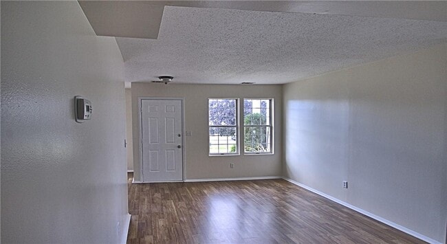Building Photo - 2507 Whispering Hills Dr