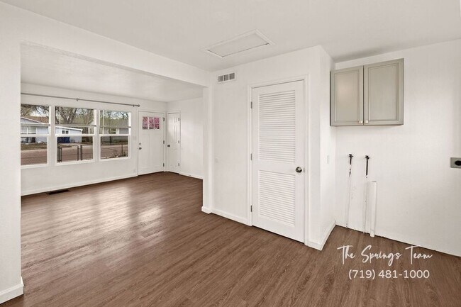 Building Photo - 1216 Pando Ave