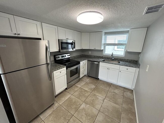 Building Photo - 7002 S Kissimmee St