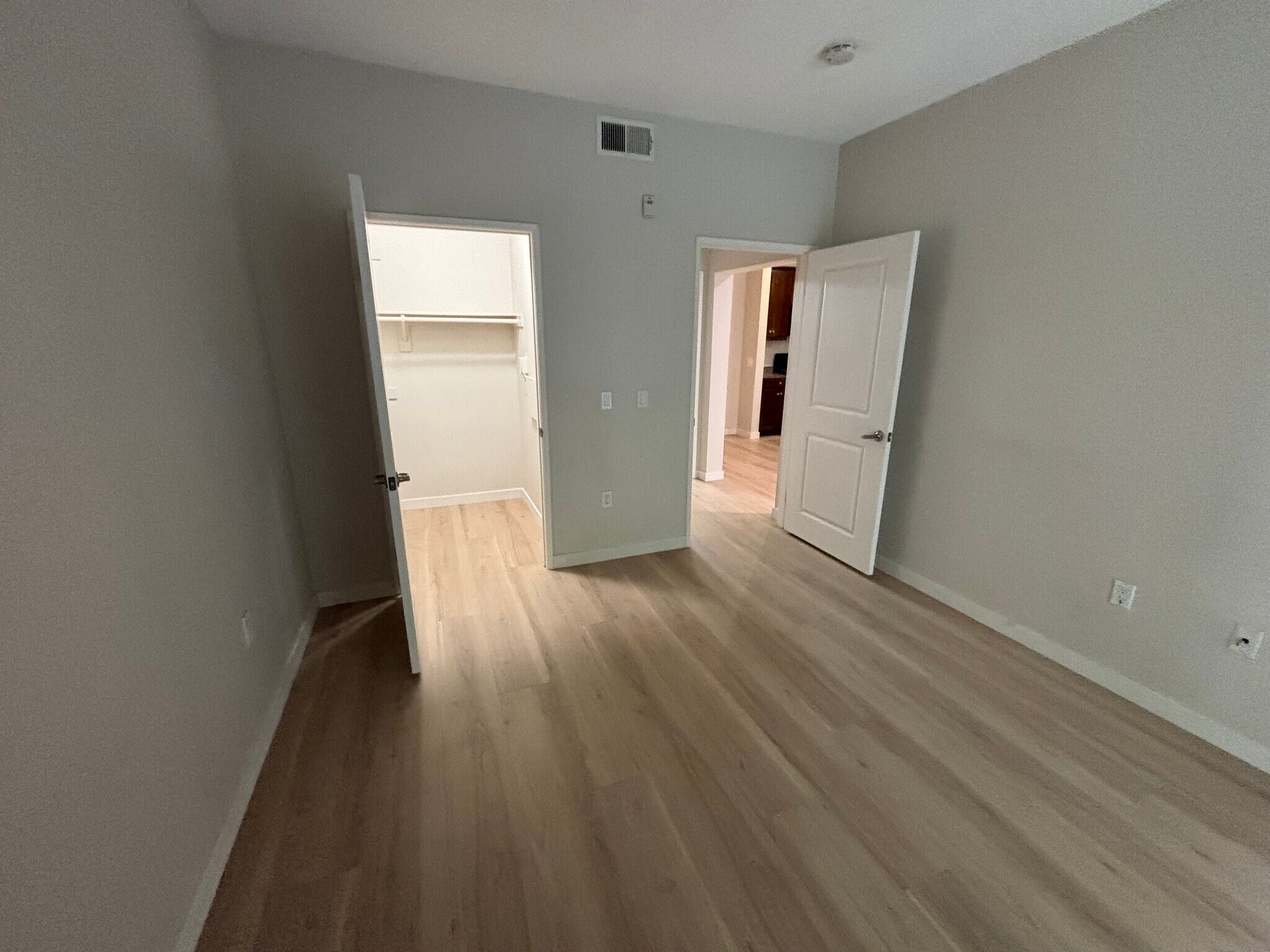 Building Photo - 2168 Scholarship