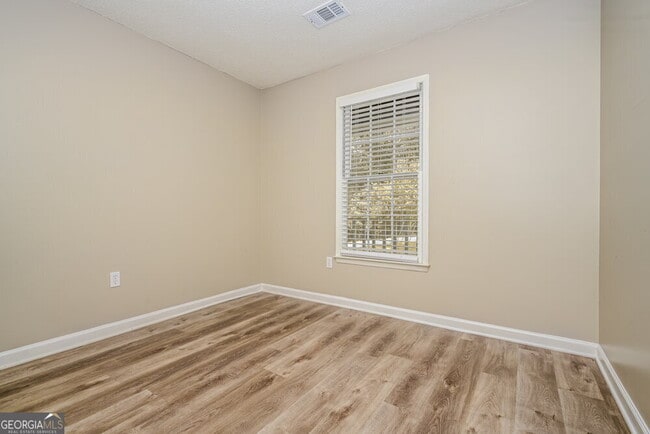 Building Photo - 125 Vesta Ct