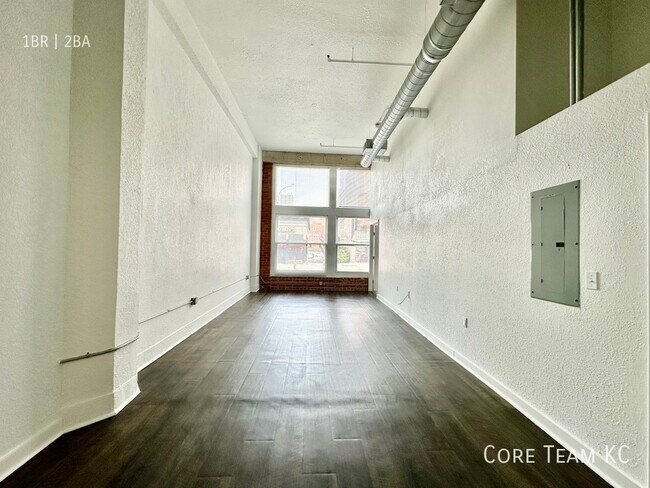 Building Photo - 934 Broadway Blvd