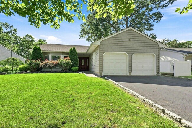 Building Photo - 8 Marlan Ct