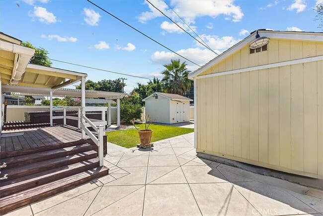 Building Photo - 228 Jacaranda Pl