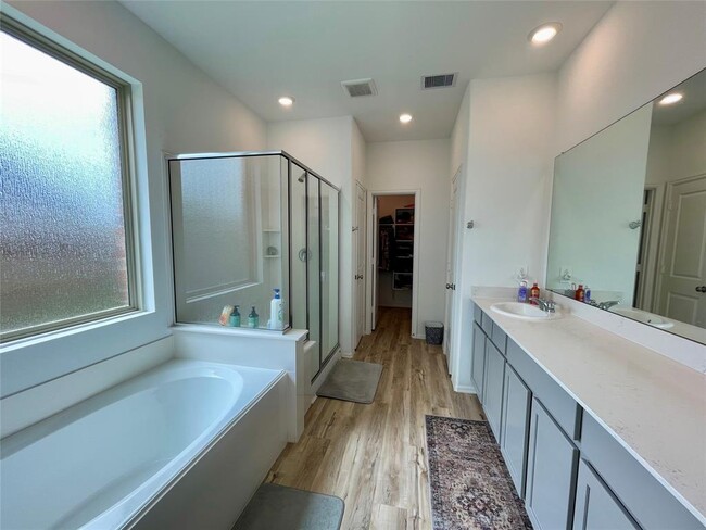 Building Photo - 31603 Rosebud Vly Ln