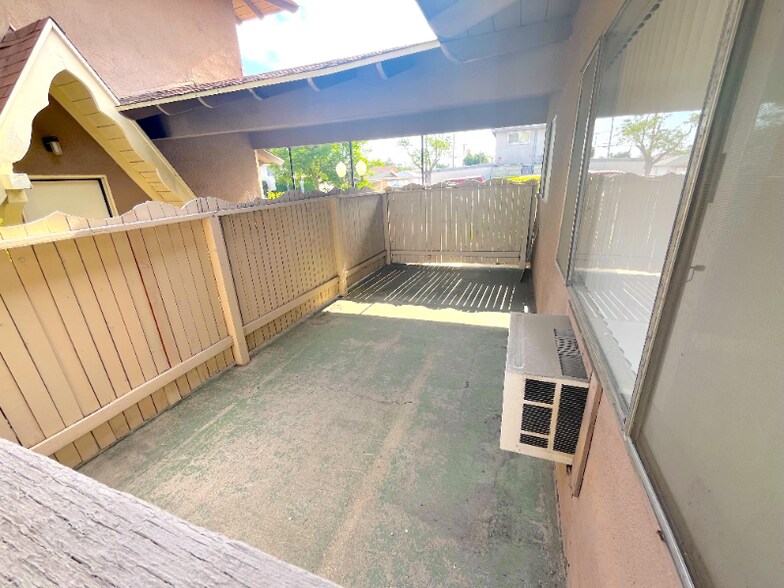 Building Photo - 550 Silverwood Ave