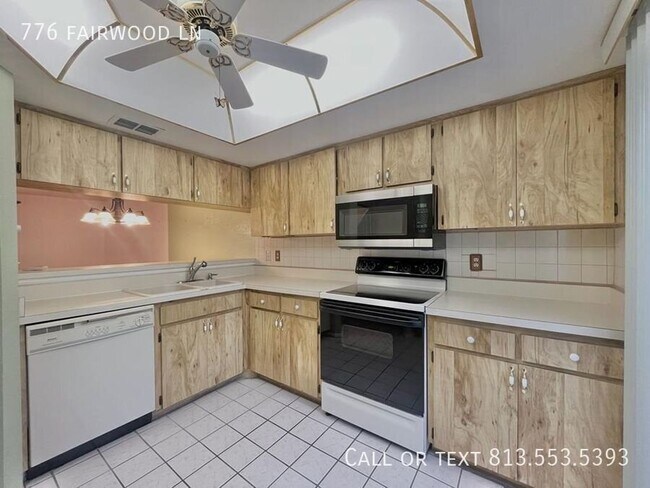 Building Photo - 776 Fairwood Ln