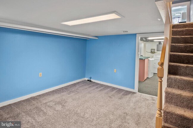 Building Photo - 1109 W 40th St