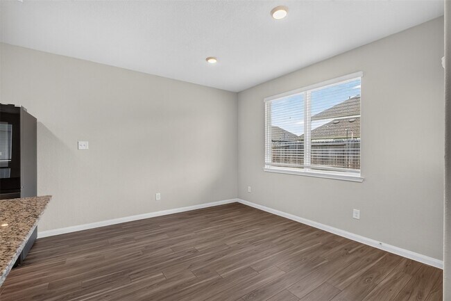 Building Photo - 2404 Shellcracker Dr
