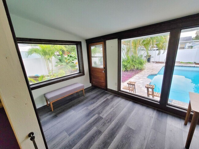 Building Photo - St. Petersburg Pool Home - 3 Bedroom 2 Bath