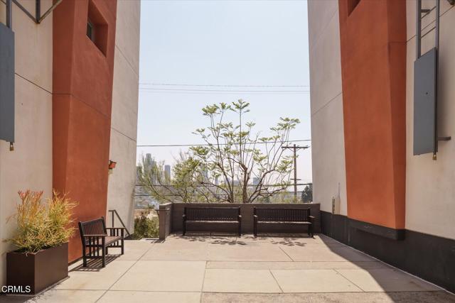 Building Photo - 1015 Figueroa Terrace