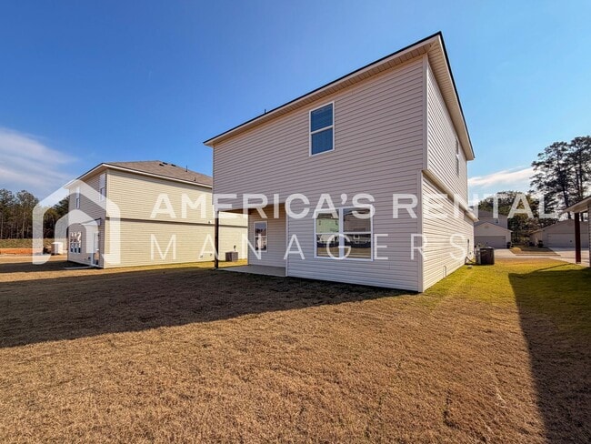 Building Photo - Spacious Two Story Home with Loft!